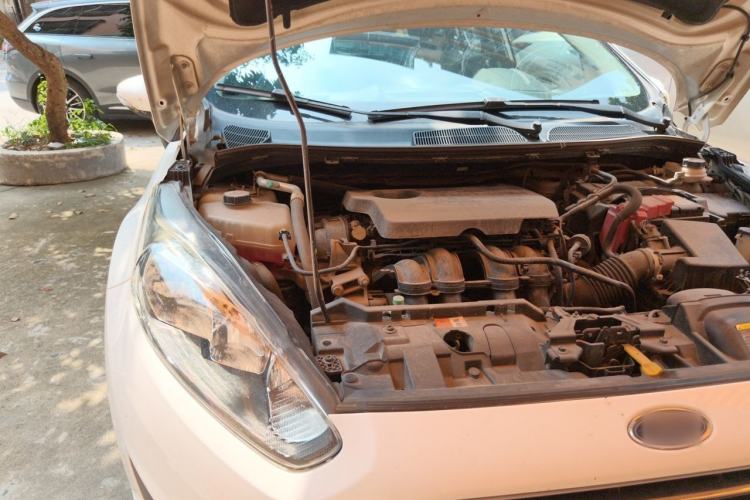 Used Ford Fiesta 2013 Hatchback 1.5L Automatic Fashion Edition Engine Bay Right