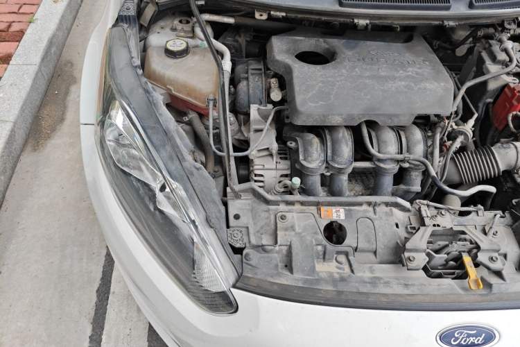 Used Ford Fiesta 2013 Sedan 1.5L Manual Fashion Edition Engine Bay Right