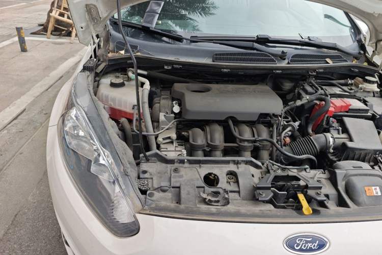 Used Ford Fiesta 2013 Hatchback 1.5L Automatic Fashion Edition Engine Bay Right