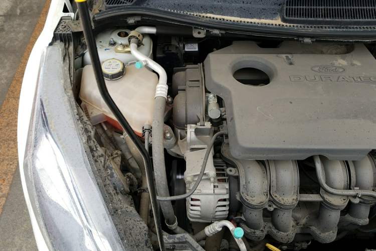 Used Ford Fiesta 2013 Hatchback 1.5L Automatic Fashion Edition Engine Bay Right