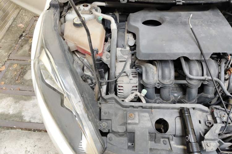 Used Ford Fiesta 2013 Sedan 1.5L Manual Fashion Edition Engine Bay Right