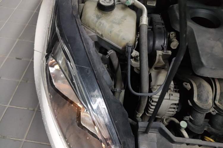 Used Ford Fiesta 2013 Hatchback 1.5L Automatic Fashion Edition Engine Bay Right