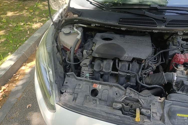 Used Ford Fiesta 2013 Sedan 1.5L Manual Fashion Edition Engine Bay Right