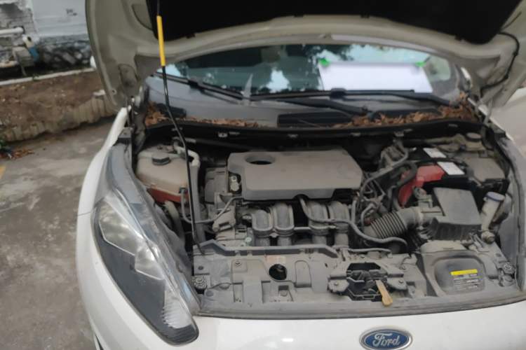 Used Ford Fiesta 2013 Hatchback 1.5L Automatic Fashion Edition Engine Bay Right