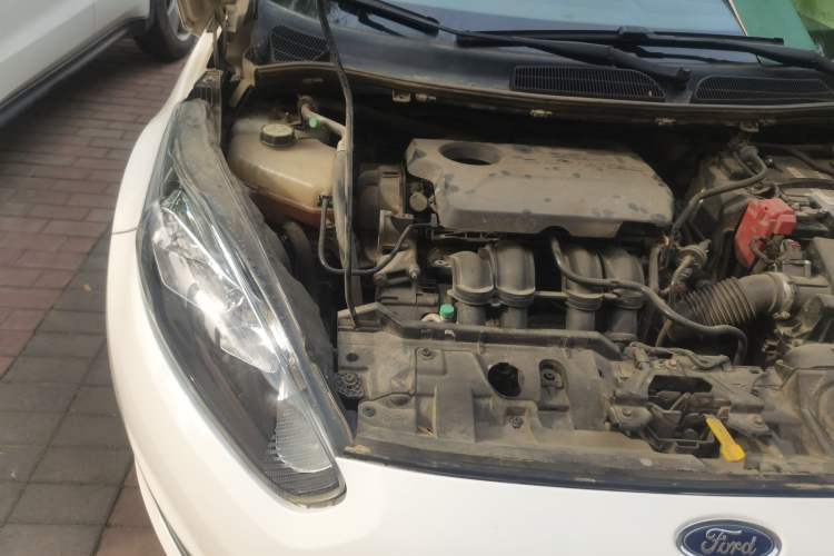 Used Ford Fiesta 2013 Sedan 1.5L Manual Fashion Edition Engine Bay Right