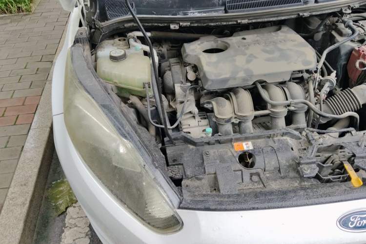 Used Ford Fiesta 2013 Sedan 1.5L Manual Fashion Edition Engine Bay Right