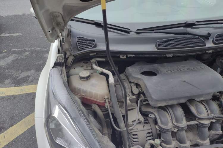 Used Ford Fiesta 2013 Hatchback 1.5L Automatic Fashion Edition Engine Bay Right