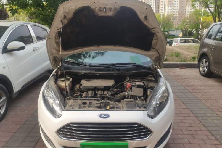 Used Ford Fiesta 2013 Sedan 1.5L Manual Fashion Edition Engine Bay