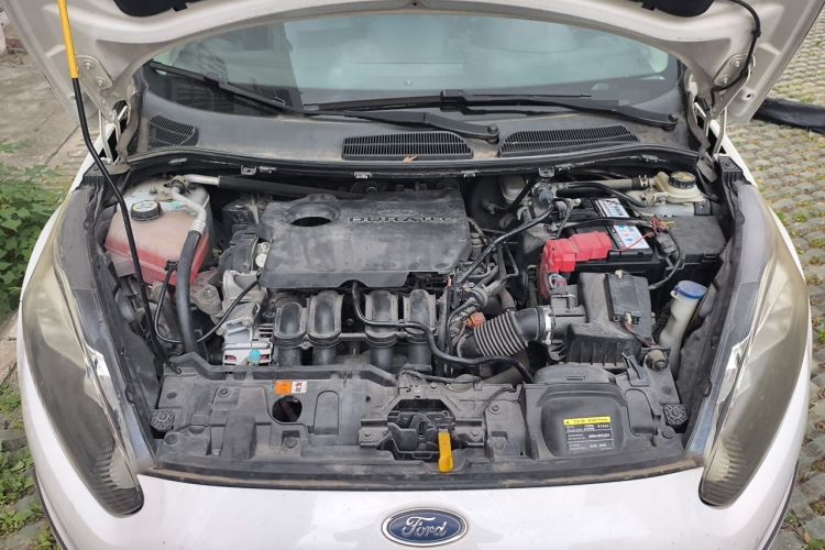 Used Ford Fiesta 2013 Sedan 1.5L Manual Fashion Edition Engine Bay