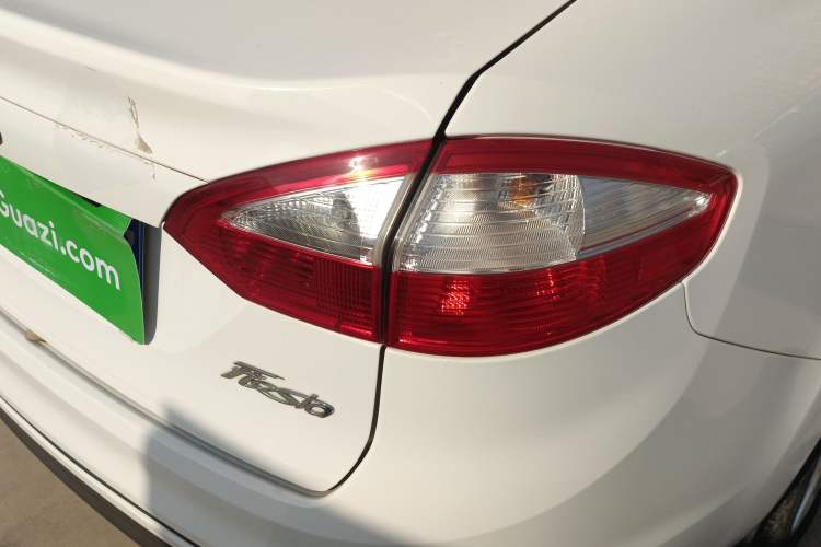 Used Ford Fiesta 2013 Sedan 1.5L Automatic Fashion Edition Exterior 2