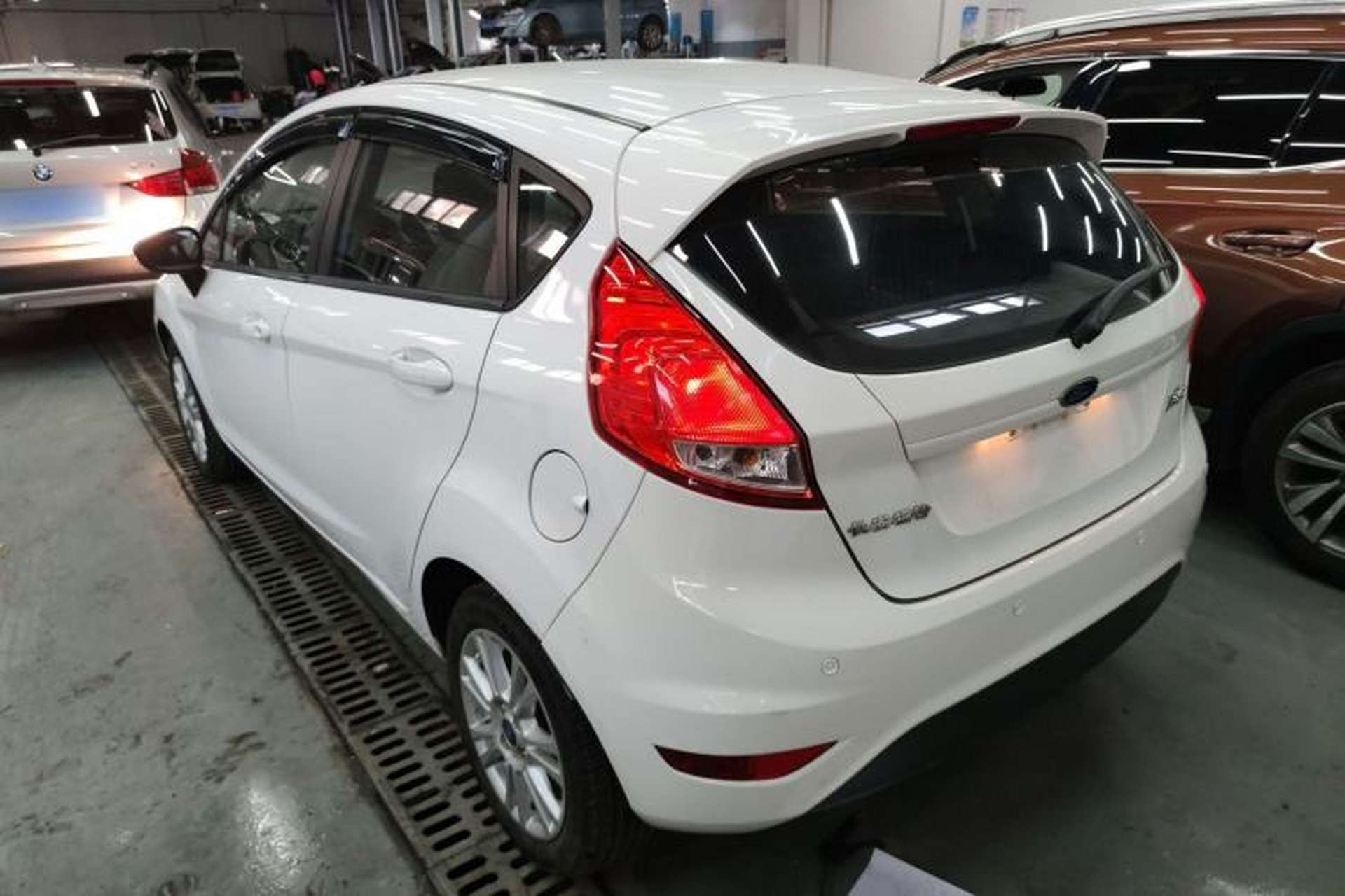 Used Ford Fiesta 2013 Hatchback 1.5L Automatic Fashion Edition Exterior 2