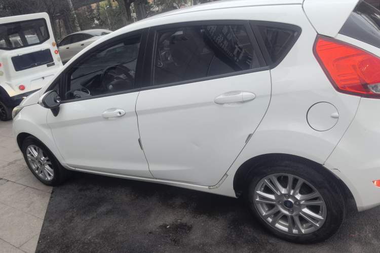 Used Ford Fiesta 2013 Hatchback 1.5L Automatic Fashion Edition Exterior 3