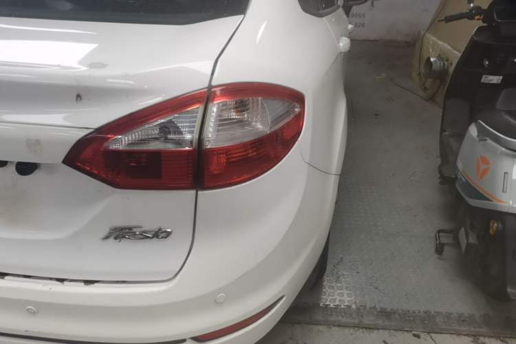 Used Ford Fiesta 2013 Sedan 1.5L Automatic Fashion Edition Exterior 3