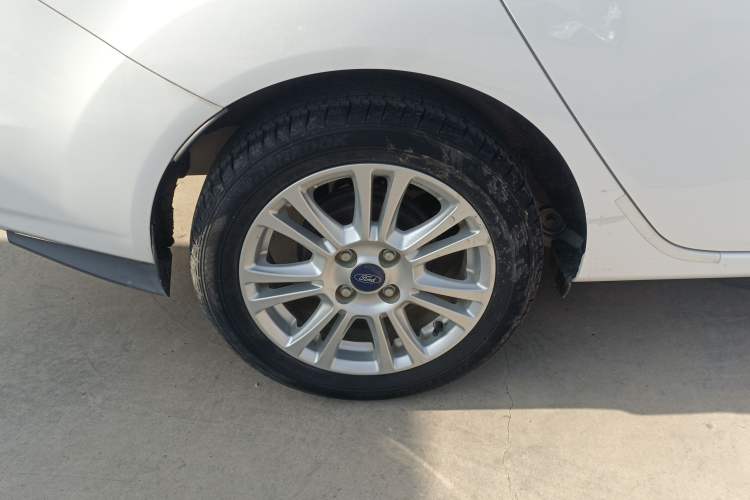 Used Ford Fiesta 2013 Sedan 1.5L Automatic Fashion Edition Exterior 4