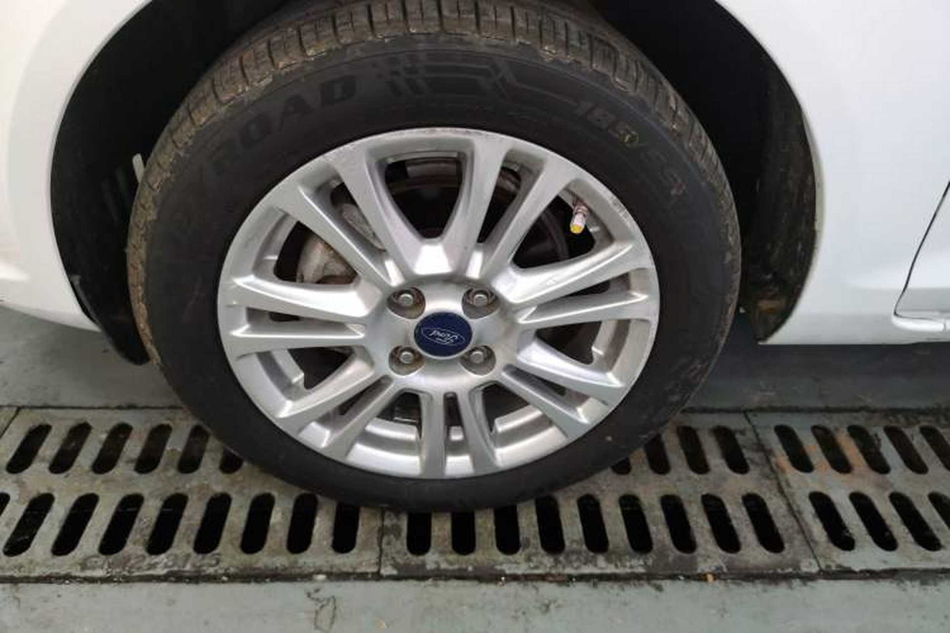 Used Ford Fiesta 2013 Hatchback 1.5L Automatic Fashion Edition Exterior 4