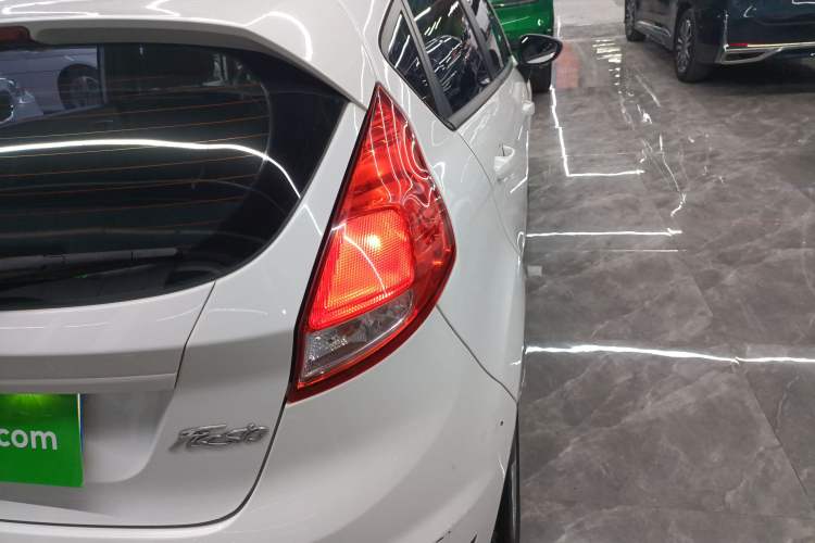 Used Ford Fiesta 2013 Hatchback 1.5L Automatic Fashion Edition Exterior 6