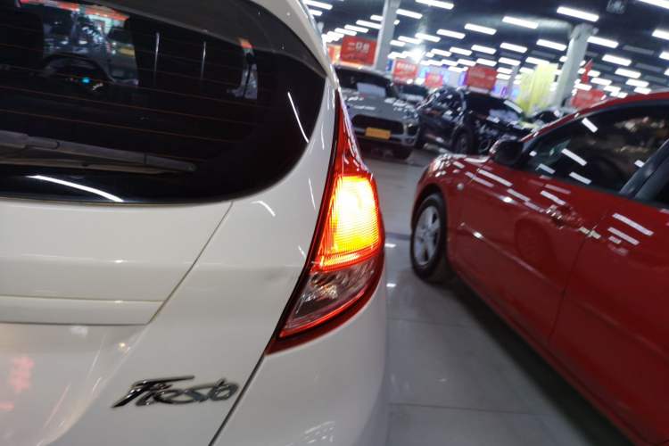 Used Ford Fiesta 2013 Hatchback 1.5L Automatic Fashion Edition Exterior 6