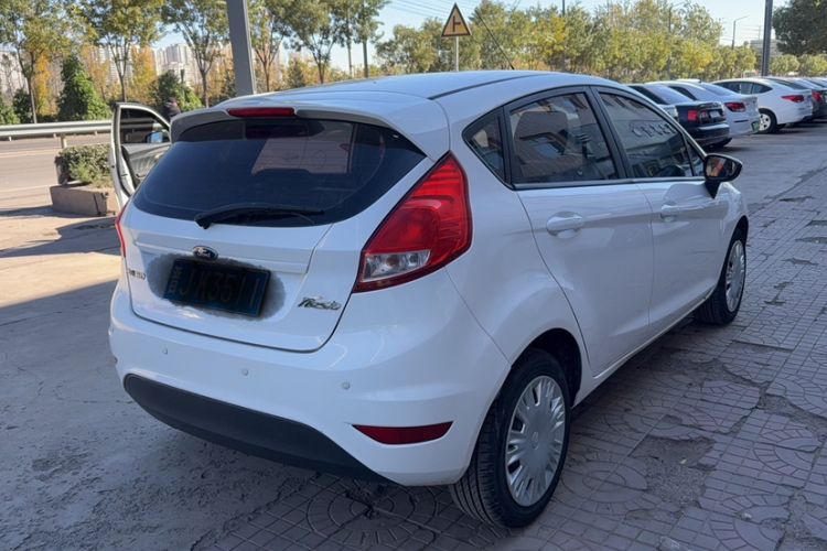 Used Ford Fiesta 2013 Hatchback 1.5L Manual Fashion Edition Exterior 7