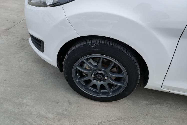 Used Ford Fiesta 2013 Hatchback 1.5L Manual Fashion Edition Exterior 7