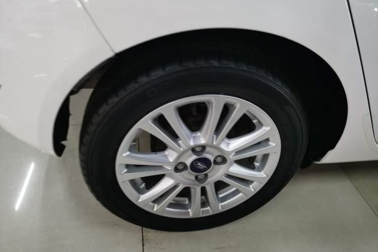Used Ford Fiesta 2013 Hatchback 1.5L Automatic Fashion Edition Exterior 8