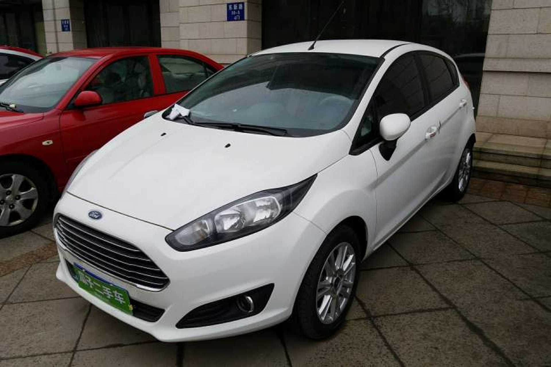 Used Ford Fiesta 2013 Hatchback 1.5L Automatic Fashion Edition Front Left 45 Deg