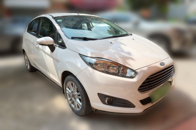 Used Ford Fiesta 2013 Hatchback 1.5L Automatic Fashion Edition Front Right 45 Deg