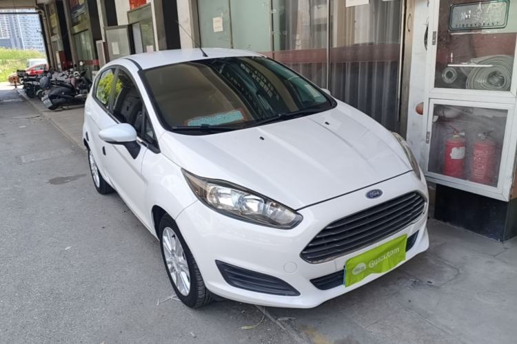 Used Ford Fiesta 2013 Hatchback 1.5L Manual Fashion Edition Front Right 45 Deg