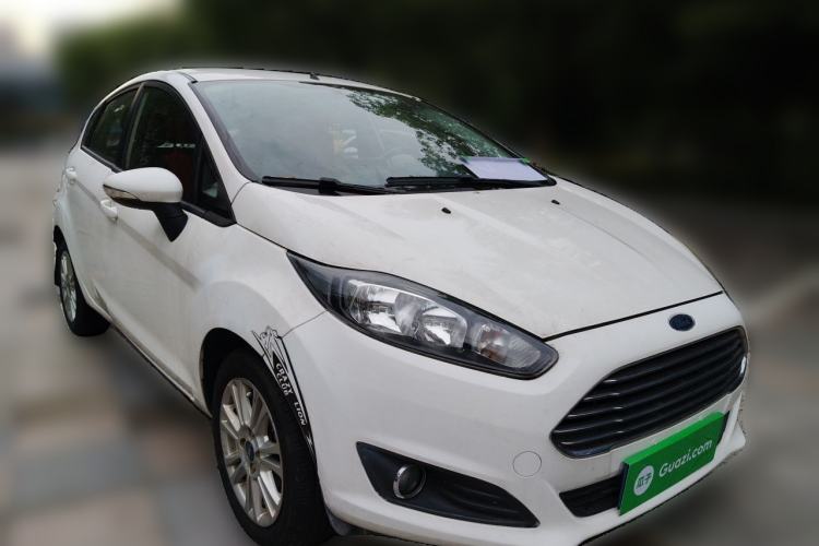 Used Ford Fiesta 2013 Hatchback 1.5L Automatic Fashion Edition Front Right 45 Deg