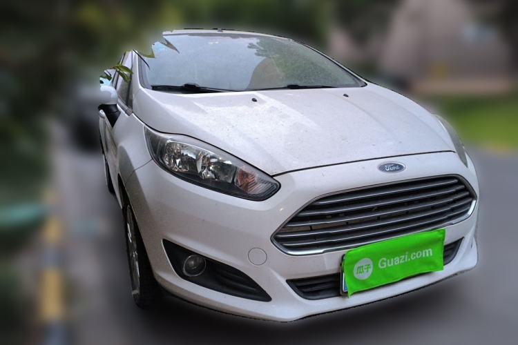 Used Ford Fiesta 2013 Hatchback 1.5L Automatic Fashion Edition Front Right 45 Deg