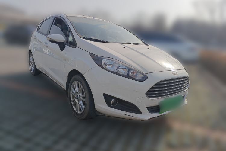 Used Ford Fiesta 2013 Hatchback 1.5L Automatic Fashion Edition Front Right 45 Deg