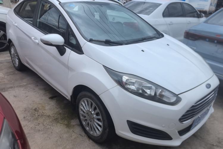 Used Ford Fiesta 2013 Sedan 1.5L Manual Fashion Edition Front Right 45 Deg