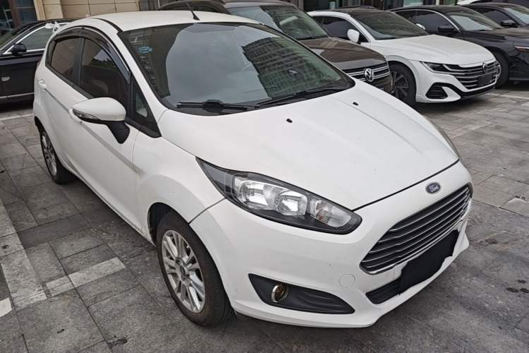 Used Ford Fiesta 2013 Hatchback 1.5L Automatic Fashion Edition Front Right 45 Deg