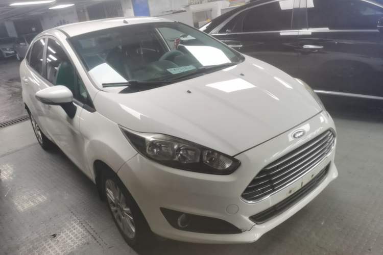 Used Ford Fiesta 2013 Sedan 1.5L Automatic Fashion Edition Front Right 45 Deg