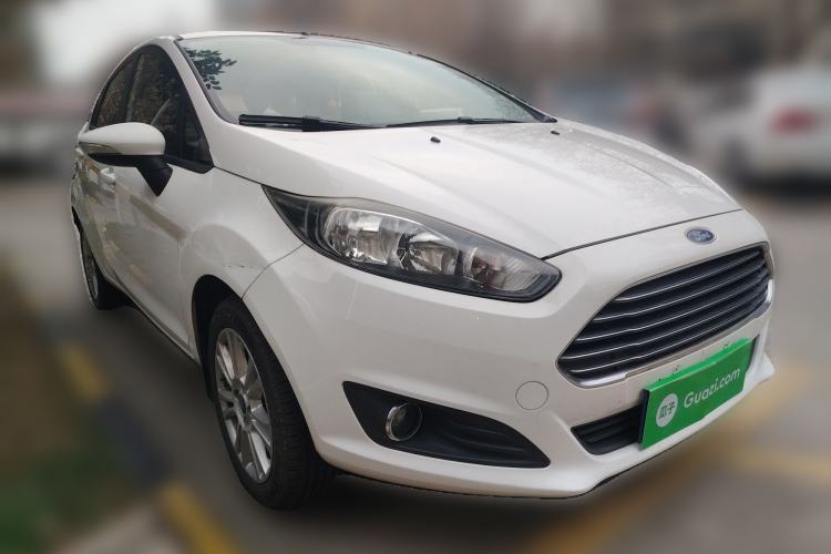 Used Ford Fiesta 2013 Hatchback 1.5L Automatic Fashion Edition Front Right 45 Deg