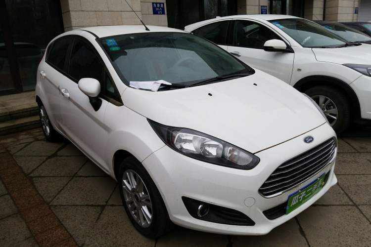 Used Ford Fiesta 2013 Hatchback 1.5L Automatic Fashion Edition Front Right 45 Deg