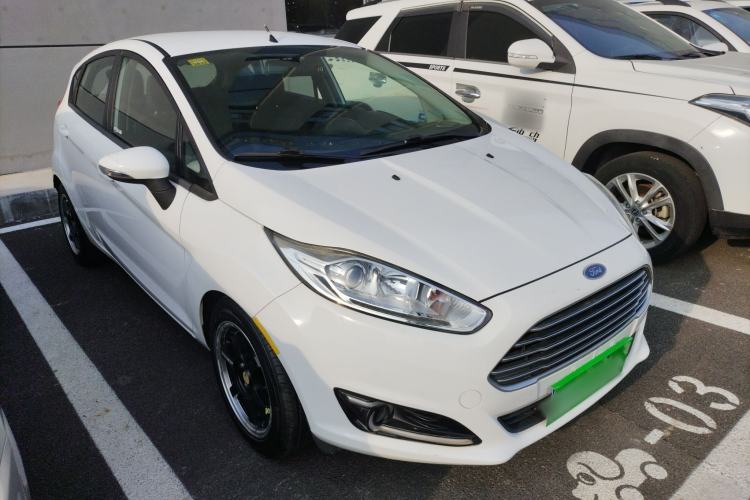 Used Ford Fiesta 2013 Hatchback 1.5L Manual Fashion Edition Front Right 45 Deg