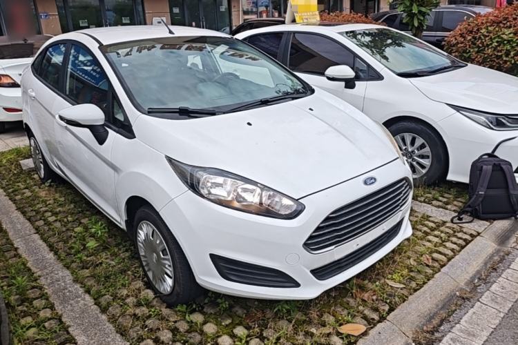 Used Ford Fiesta 2013 Sedan 1.5L Manual Fashion Edition Front Right 45 Deg