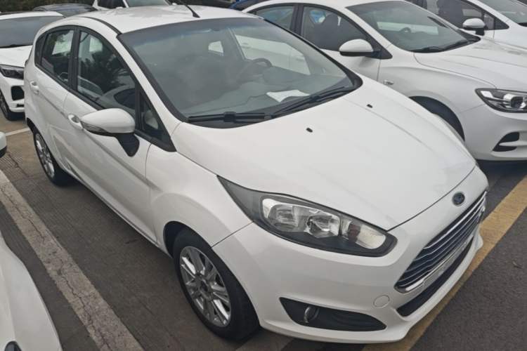 Used Ford Fiesta 2013 Hatchback 1.5L Automatic Fashion Edition Front Right 45 Deg