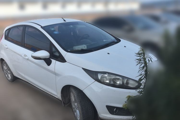 Used Ford Fiesta 2013 Hatchback 1.5L Manual Fashion Edition Front Right 45 Deg