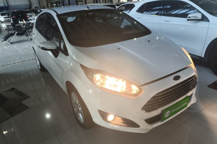 Used Ford Fiesta 2013 Hatchback 1.5L Automatic Fashion Edition Front Right 45 Deg