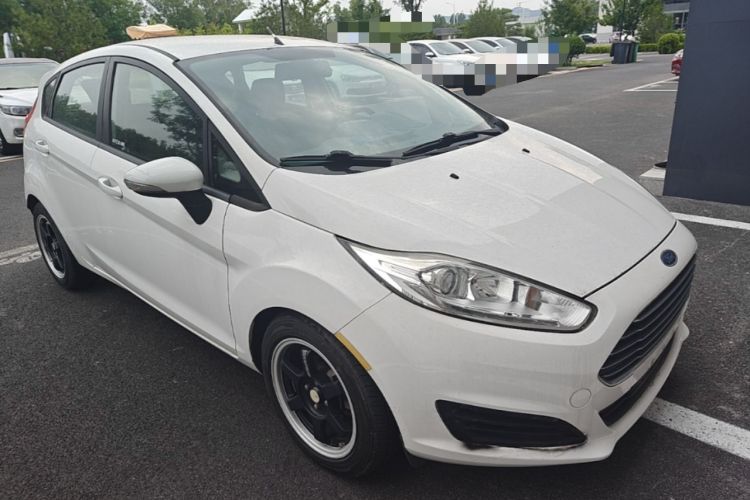 Used Ford Fiesta 2013 Hatchback 1.5L Manual Fashion Edition Front Right 45 Deg