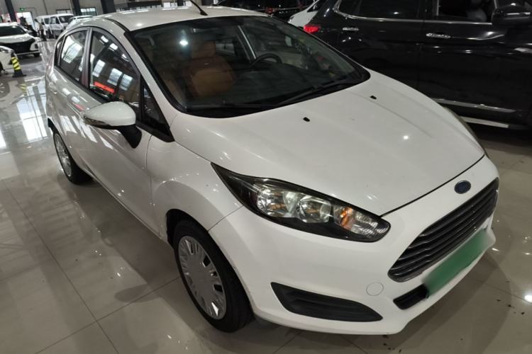Used Ford Fiesta 2013 Hatchback 1.5L Manual Fashion Edition Front Right 45 Deg