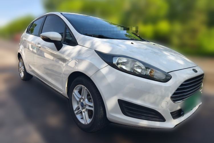 Used Ford Fiesta 2013 Hatchback 1.5L Manual Fashion Edition Front Right 45 Deg