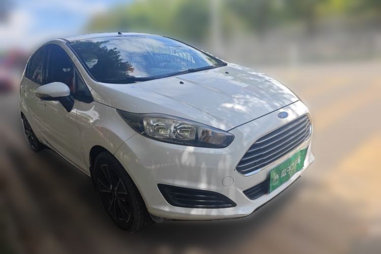 Used Ford Fiesta 2013 Hatchback 1.5L Manual Fashion Edition Front Right 45 Deg