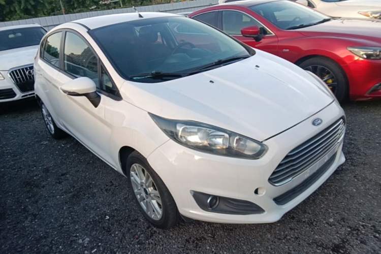 Used Ford Fiesta 2013 Hatchback 1.5L Automatic Fashion Edition Front Right 45 Deg