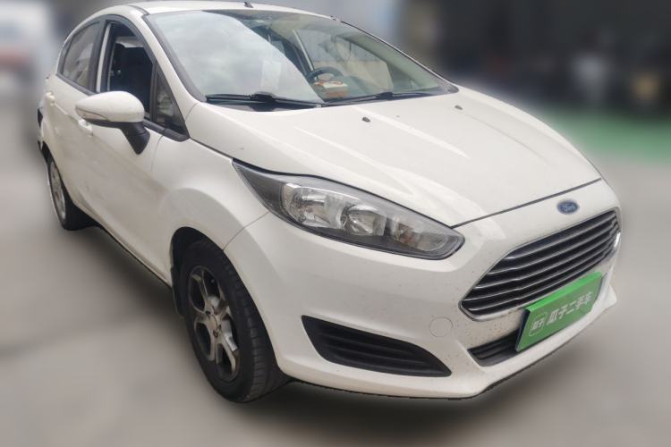 Used Ford Fiesta 2013 Hatchback 1.5L Manual Fashion Edition Front Right 45 Deg