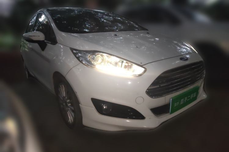 Used Ford Fiesta 2013 Hatchback 1.5L Automatic Dynamic Model Front Right 45 Deg
