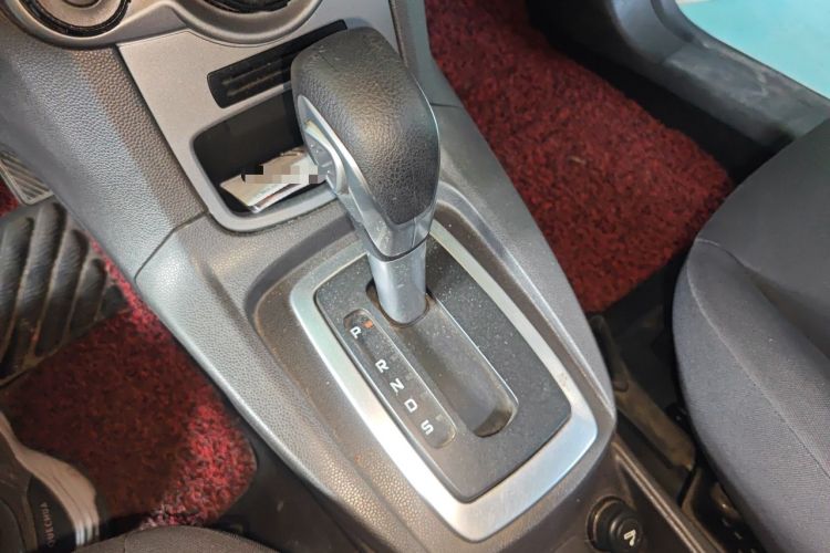 Used Ford Fiesta 2013 Hatchback 1.5L Automatic Fashion Edition Gear Lever
