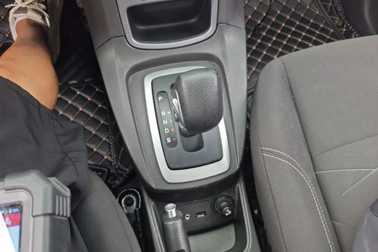 Used Ford Fiesta 2013 Hatchback 1.5L Automatic Fashion Edition Gear Lever