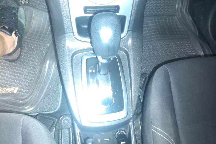 Used Ford Fiesta 2013 Hatchback 1.5L Automatic Fashion Edition Gear Lever
